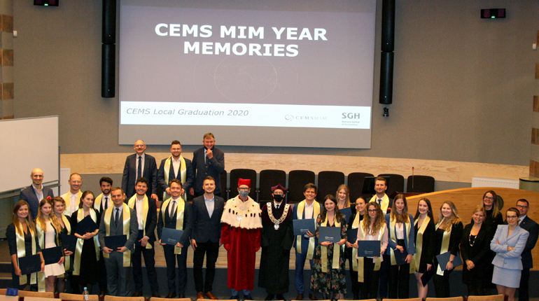 Uroczystość – graduacja CEMS MIM