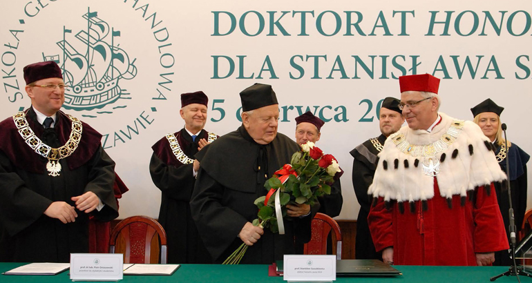 Zdjęcie z uroczystości wręczenia dyplomu DHC prof. Stanisławowi Szuszkiewiczowi
