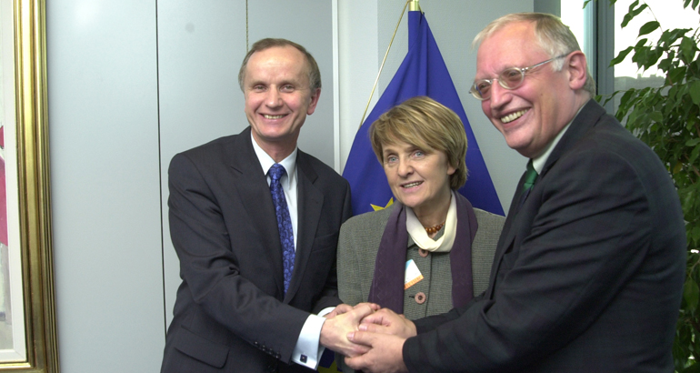 Grzegorz W. Kołodko, Polish Deputy Prime Minister and Minister for Finance, and Danuta Hübner, Polish Secretary of State for Foreign Affairs and Member of the Convention on the Future of Europe, met Günter Verheugen, Member of the EC in charge of Enlargment (2002)