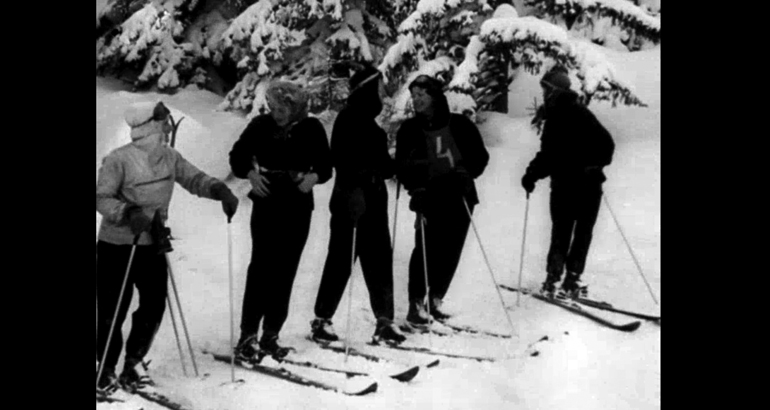Teresa Kodelska-Łaszek with friends during the Polish Ski Championships, Zakopane 1952