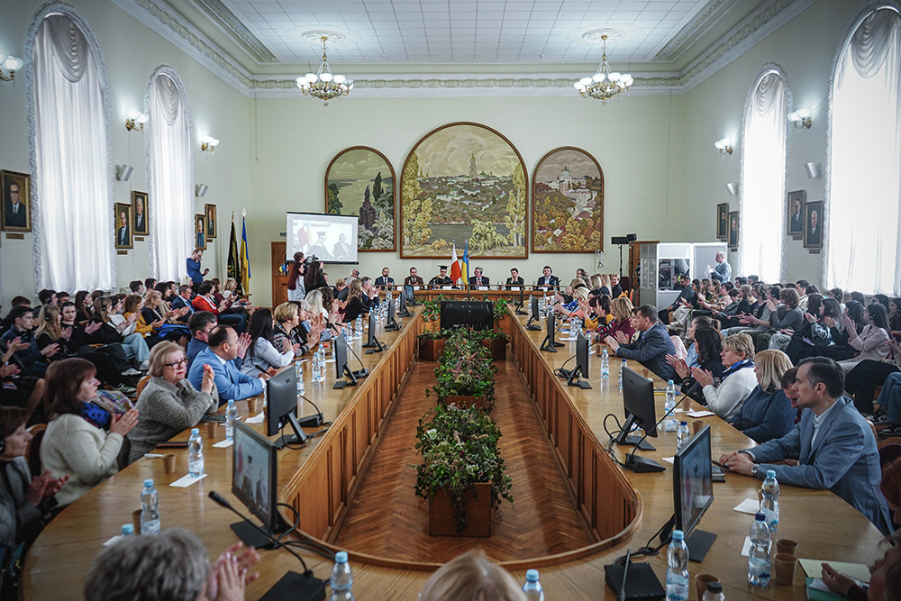 Podczas uroczystości wręczenia DHC sala była wypełniona po brzegi