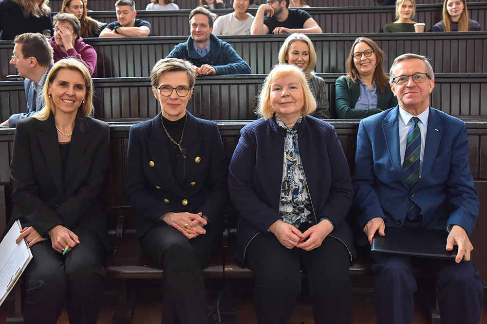 Na zdjęciu  Dr hab. Eliza Przeździecka, prof. SGH; prof. Claudia Buch; prof. Elżbieta Czarny; prorektor ds. współpracy z zagranicą dr hab. Jacek Prokop, prof. SGH