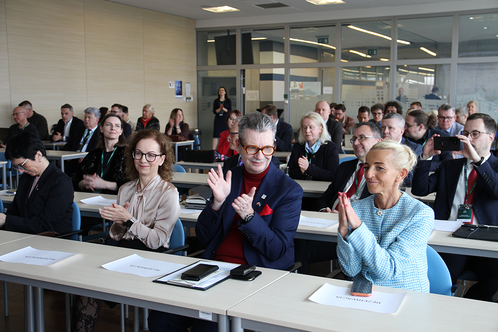 na zdjęciu uczestnicy konferencji
