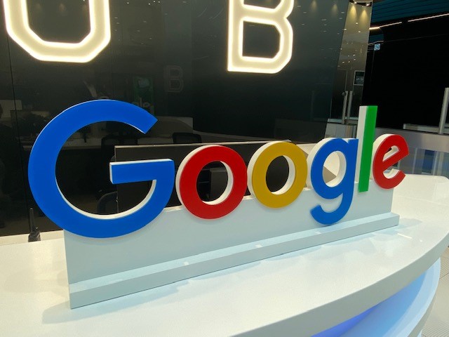 znak graficzny firmy Google 