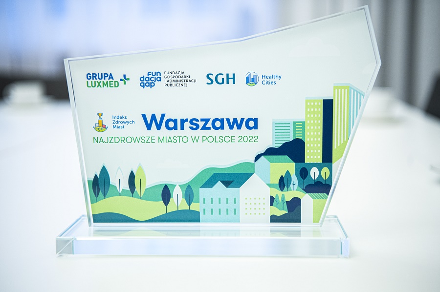 statuetka Indeksu Zdrowych Miast - najzdrowsze miasto 2022: Warszawa