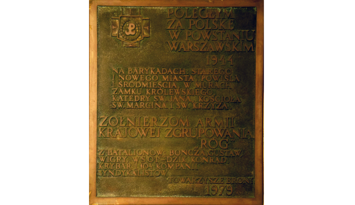 tablica pamiątkowa przypominająca dzielnych żołnierzy z „Roga” na Zamku Królewskim w Warszawie
