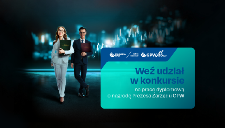 na zdjęciu kobieta i mężczyzna oraz ogłoszenie konkursowe