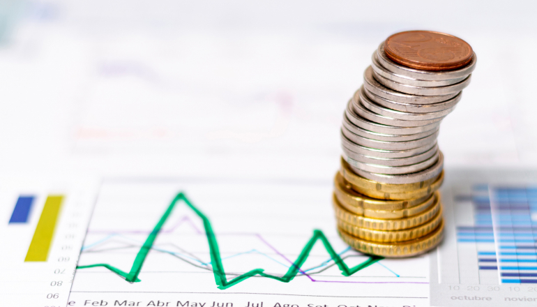 https://pl.freepik.com/darmowe-zdjecie/wysoki-widok-stos-monet-na-schematach-statystycznych_5683091.htm#page=1&query=finanse&position=31