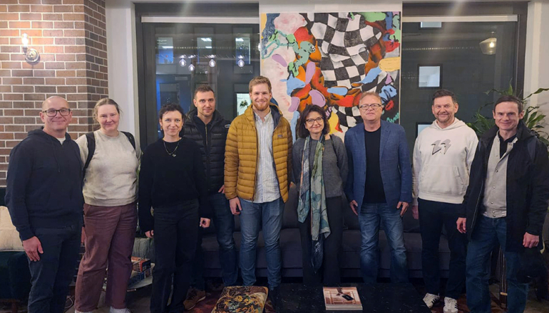 na zdjęciu kilka osób, delegacja z SGH