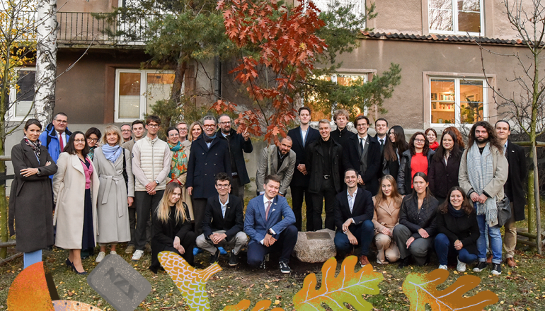 Na zdjęciu uczestnicy uroczystości złożenia kapsuły czasu 