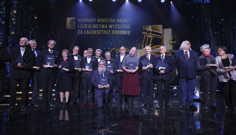 zdjęcie grupowe z gali