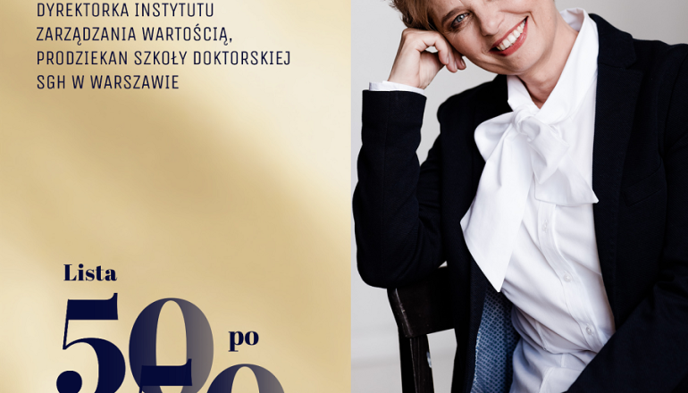 kobieta pozująca do zdjęcia