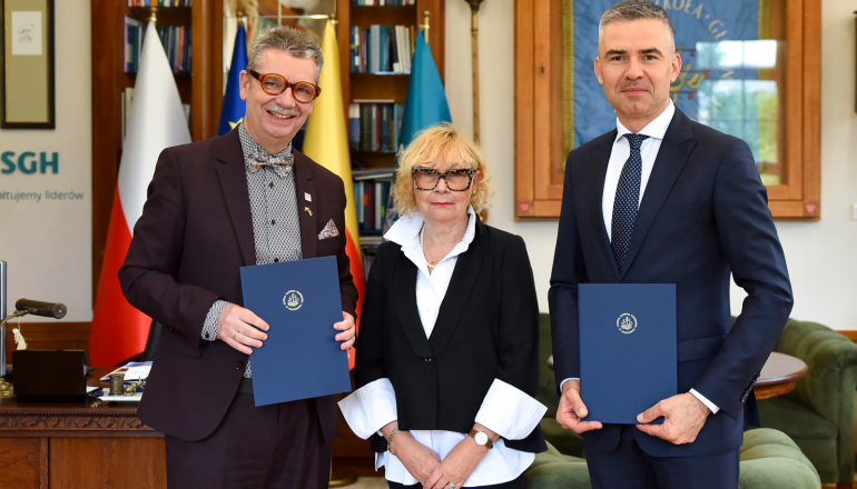 Dwóch mężczyzn i kobieta