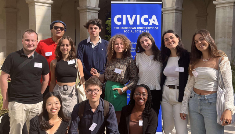 grupa studentów biorących udział w European Week CIVICA