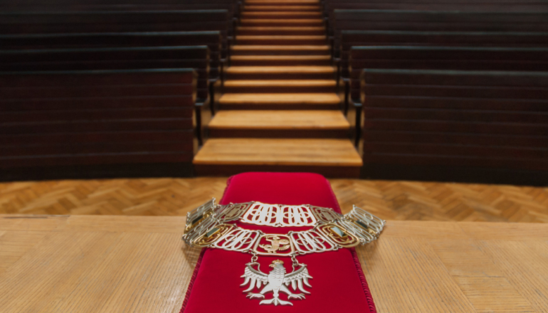 Insygnia rektorskie, łańcuch z orłem