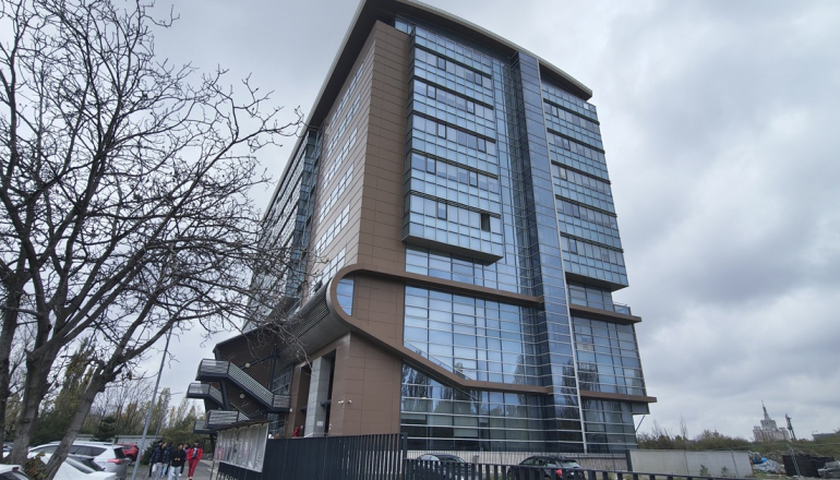 budynek uniwersytetu w Bukareszcie