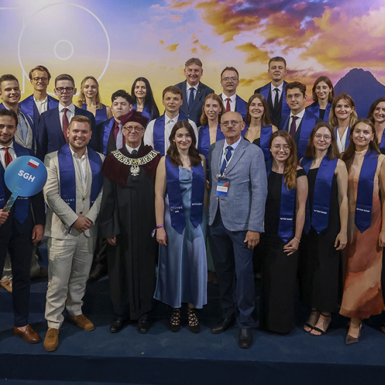 ludzie z CEMS zdjęcie pozowane