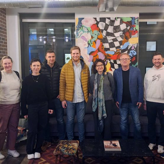 na zdjęciu kilka osób, delegacja z SGH