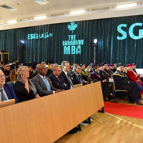 uroczyste wręczenie dyplomów 2025, sala wypełniona publicznością