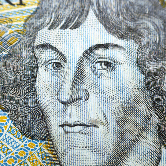 stary banknot o nominale 1000 zł z wizerunkiem Mikołaja Kopernika  