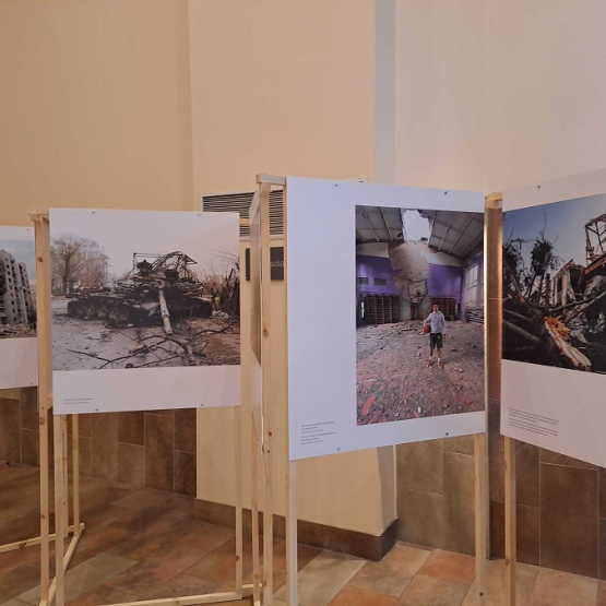W SGH wystawa fotograficzna „Raport z oblężonego miasta Czernihowa”