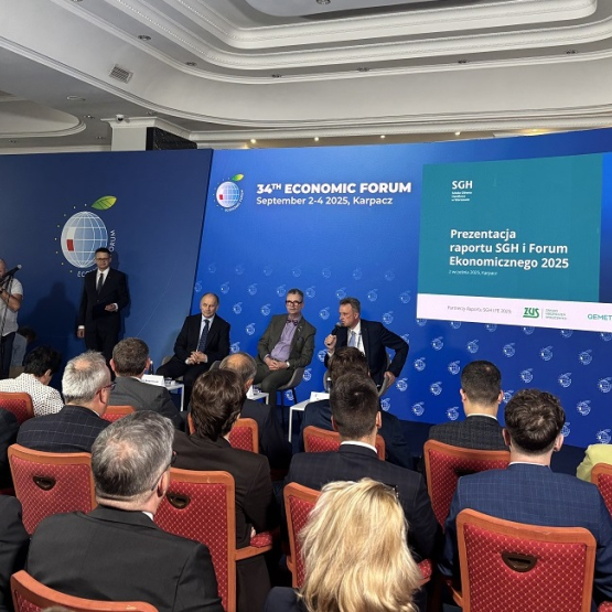 Na zdjęciu sala konferencyjna, dużo ludzi, prezentacja Raportu SGH i FE