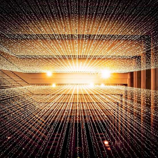 światło dobywające się z mroku