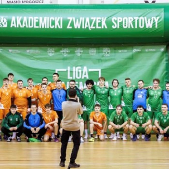 zdjęcie grupowe szczypiornistów