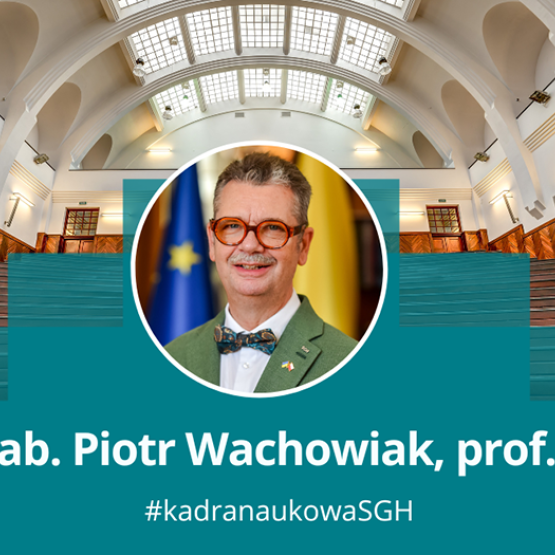 na tle auli A prof. Piotr Wachowiak