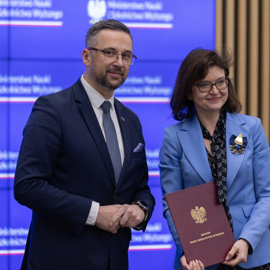 na zdjęciu Agnieszka Chłoń-Domińczak i minister