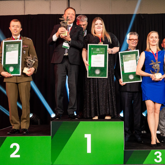 podium najlepszych uczelni społeczno- przyrodniczych