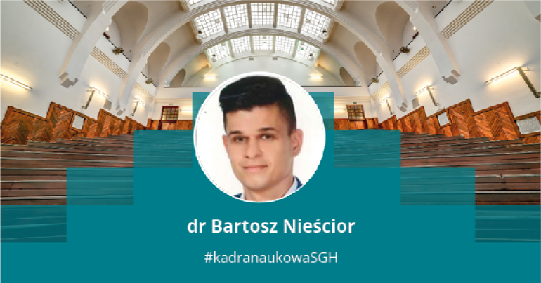 na grafice zdjęcie Bartosza Nieściora