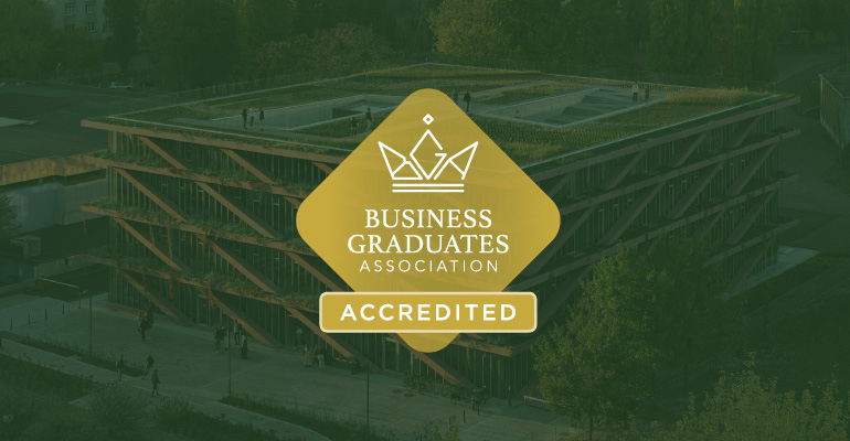 na zielonym tle złota grafika przedstawiająca koronę i logo BGA