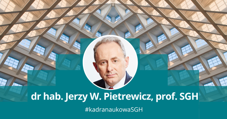 na tle szklanego dachu grafika przedstawiająca zdjęcie mężczyzny w okrągłej ramce i podpis