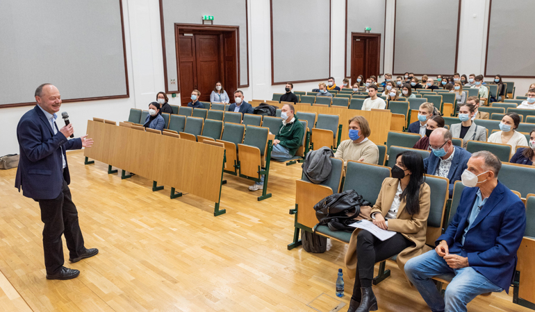 Na zdjęciu uczestnicy konferencji