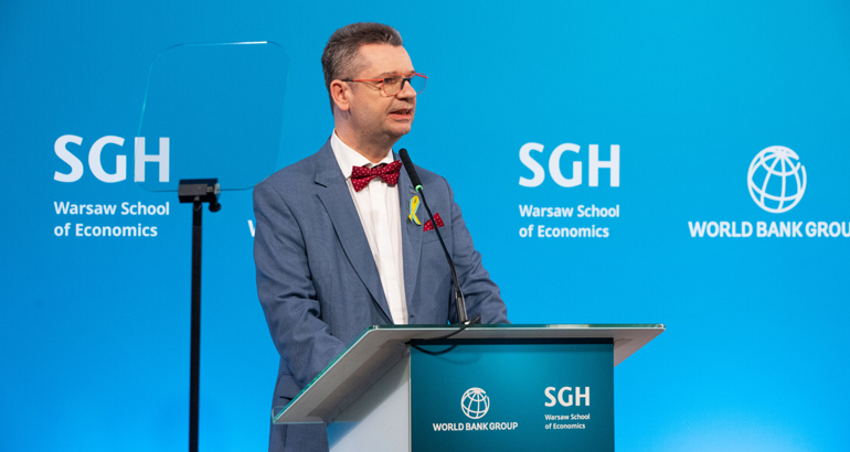 na zdjęciu, dr hab. Piotr Wachowiak, prof. SGH, rektor SGH