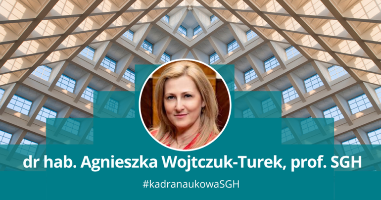 Na tle auli spadochronowej Agnieszka Wojtczuk-Turek