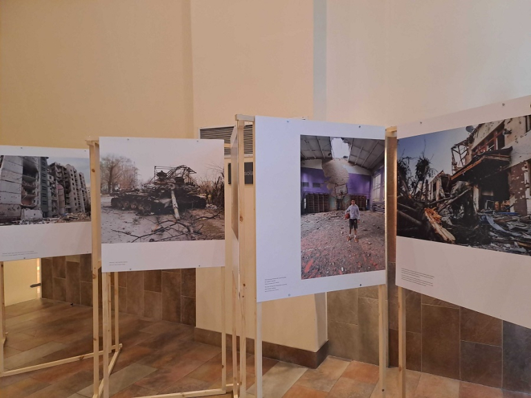 W SGH wystawa fotograficzna „Raport z oblężonego miasta Czernihowa”