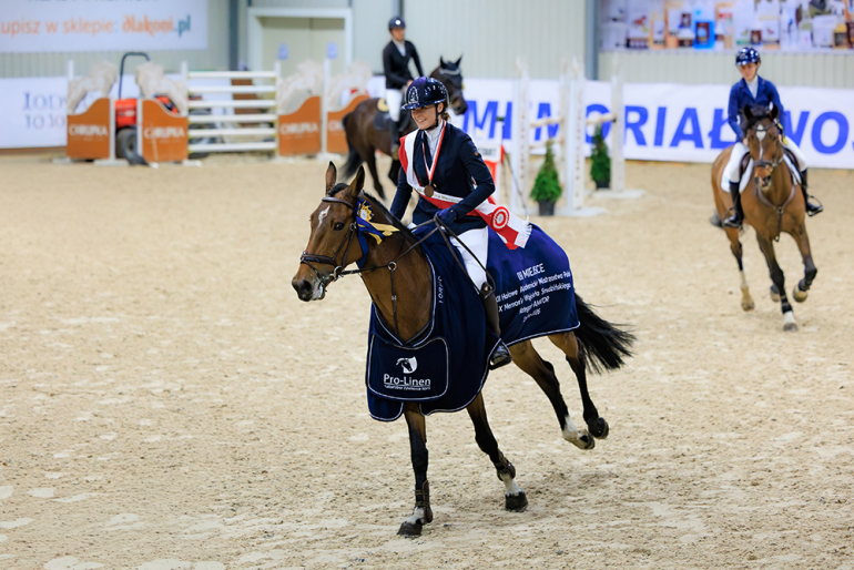 kobieta na koniu, przejazd laureatki 