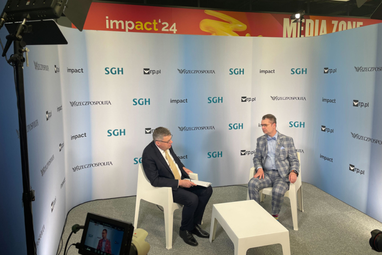 Studio SGH i Rzeczpospolitej podczas kongresu Impact'24; rozmawia red. Piasecki i rektor SGH Piotr Wachowiak