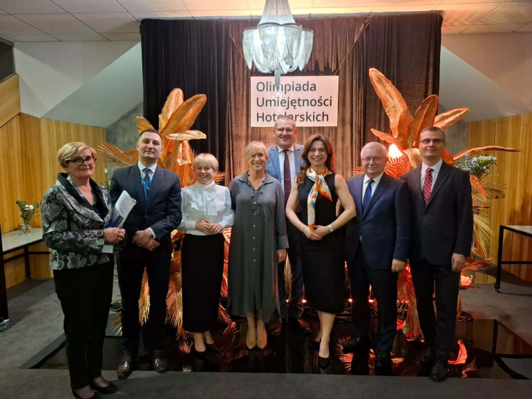 na zdjęciu organizatorzy IV edycji olimpiady