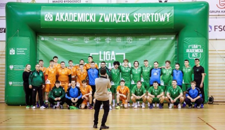 zdjęcie grupowe szczypiornistów