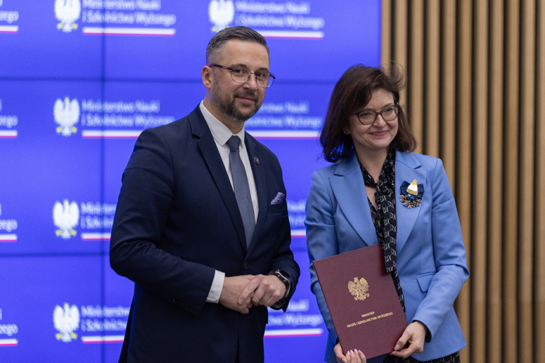 na zdjęciu Agnieszka Chłoń-Domińczak i minister