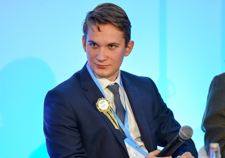 zdjęcie portretowe młodego mężczyzny