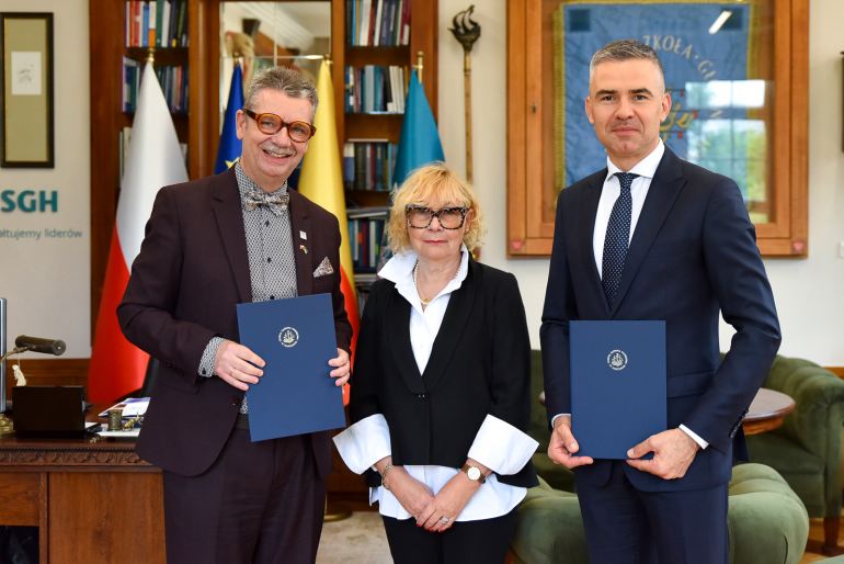 Dwóch mężczyzn i kobieta