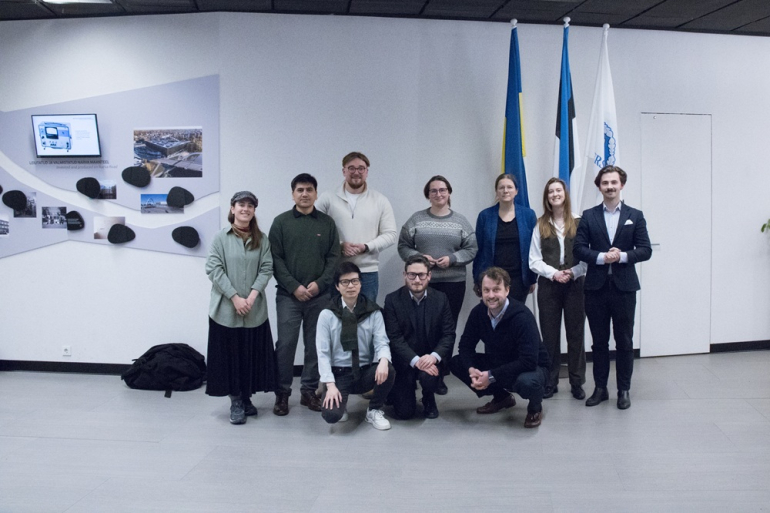 picture of the people standing in the hall