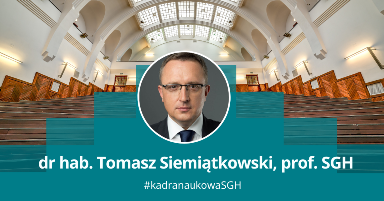 grafika przedstawiająca twarz mężczyzny w okrągłej ramce na tle uczelnianej auli